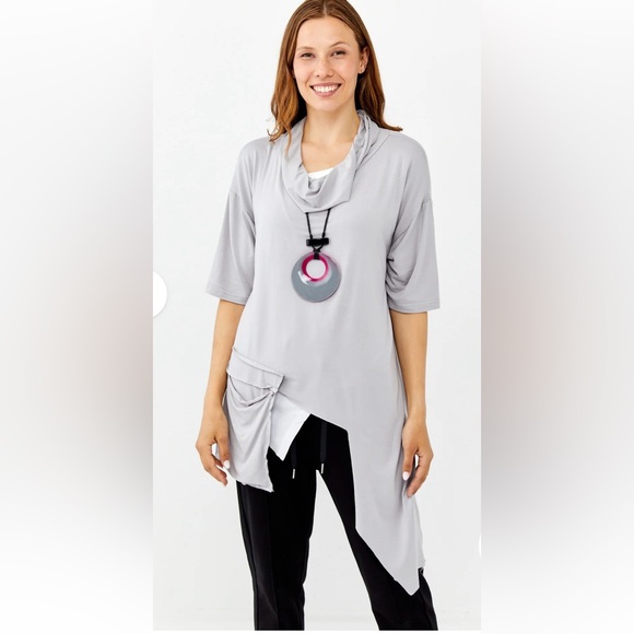 Mia Inspiration Asymmetric Soft oversized Tunic w/ Hanging Pocket in Black. NWOT - Picture 4 of 6